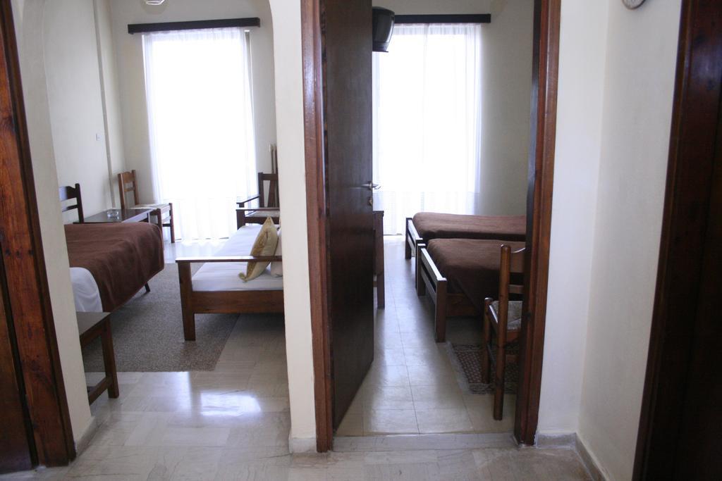 Aparthotel Iliahtides Amárinthosz Szoba fotó