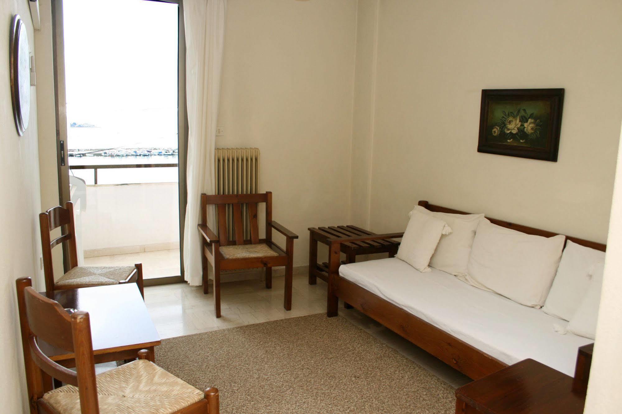 Aparthotel Iliahtides Amárinthosz Kültér fotó