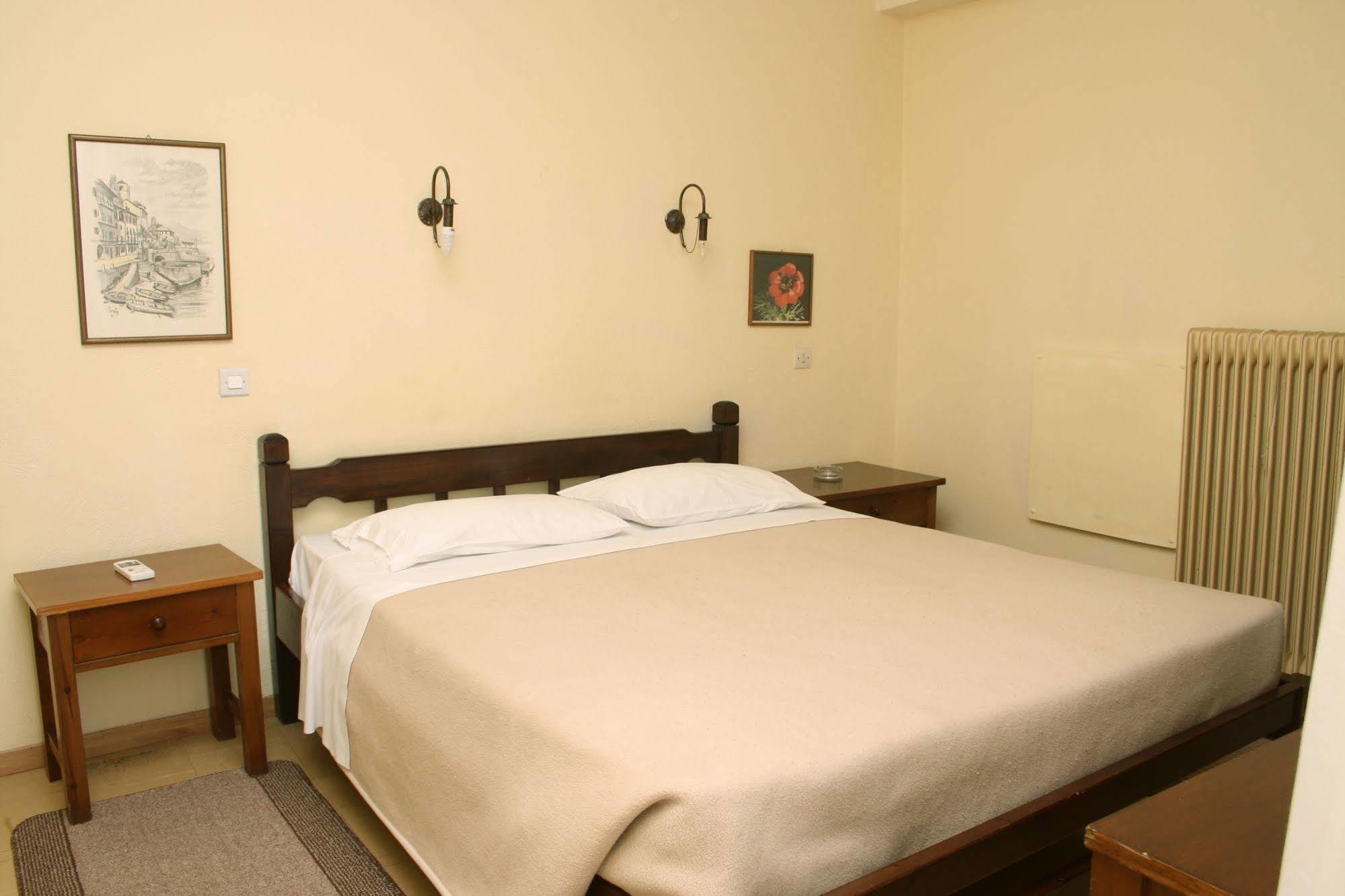 Aparthotel Iliahtides Amárinthosz Kültér fotó