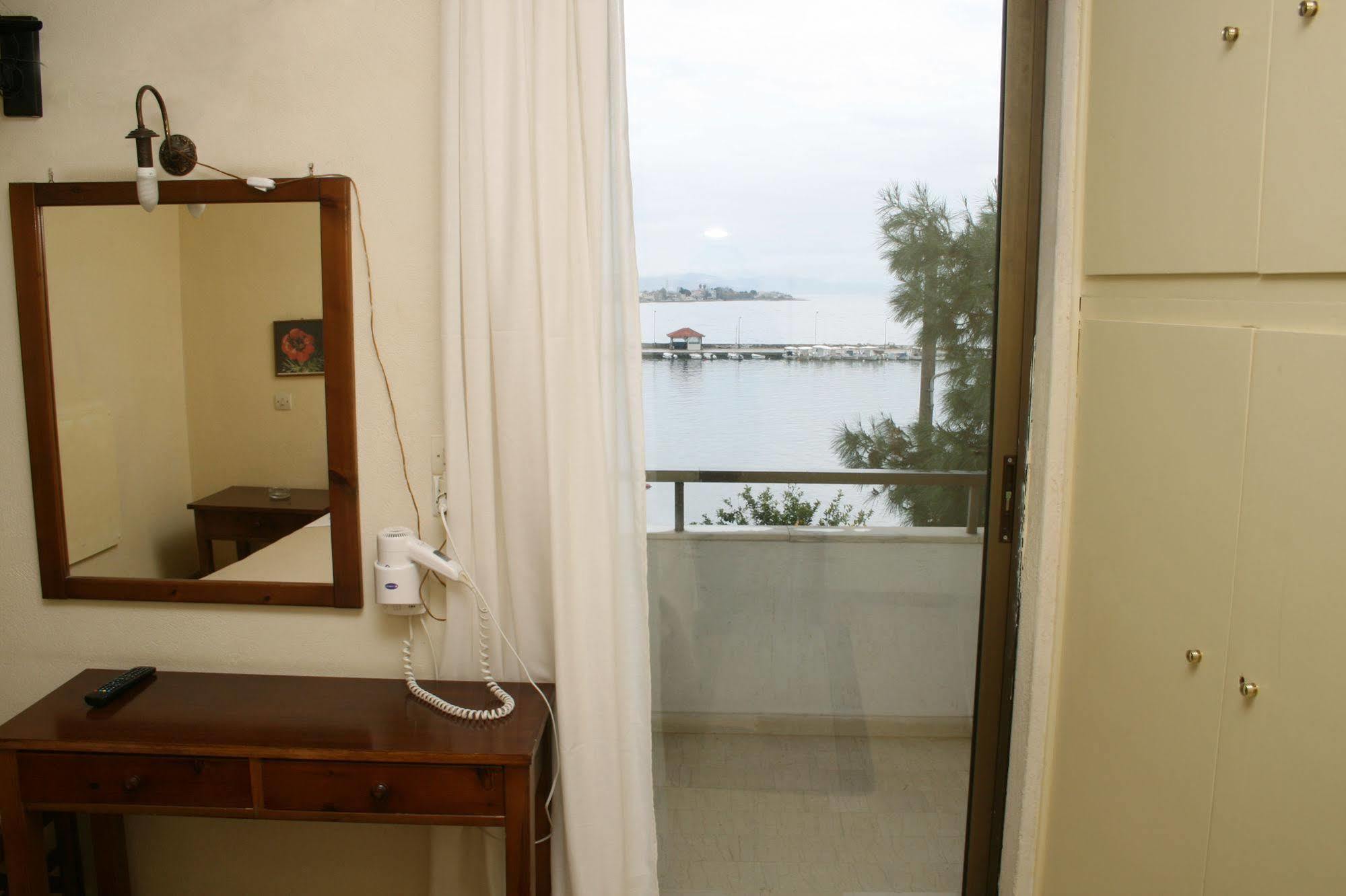 Aparthotel Iliahtides Amárinthosz Kültér fotó