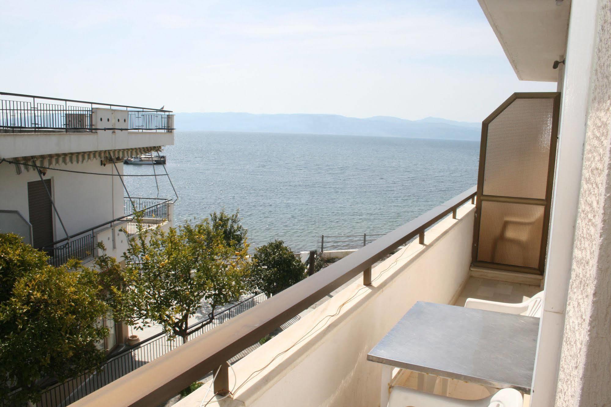 Aparthotel Iliahtides Amárinthosz Kültér fotó