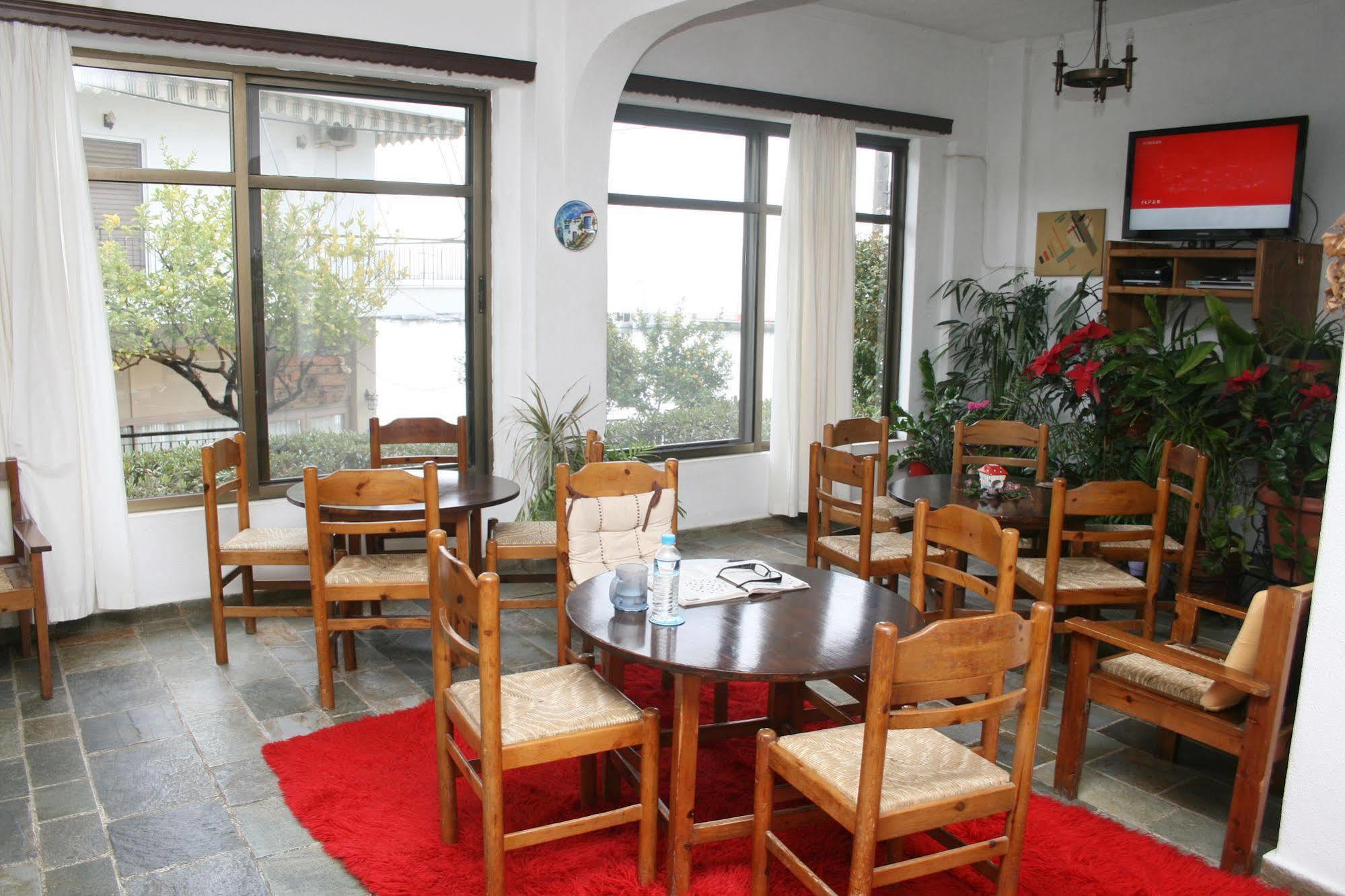 Aparthotel Iliahtides Amárinthosz Kültér fotó